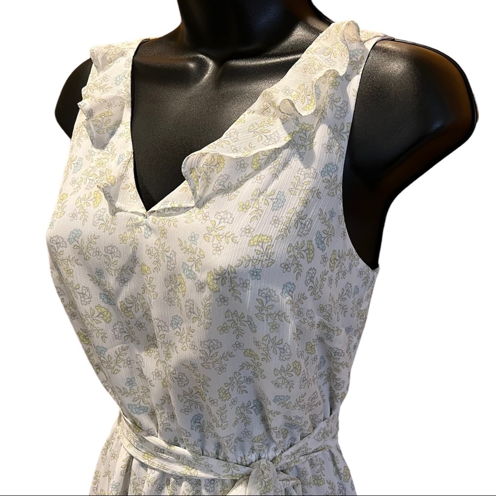 LOFT floral dress. Size 4p - Picture 2 of 6